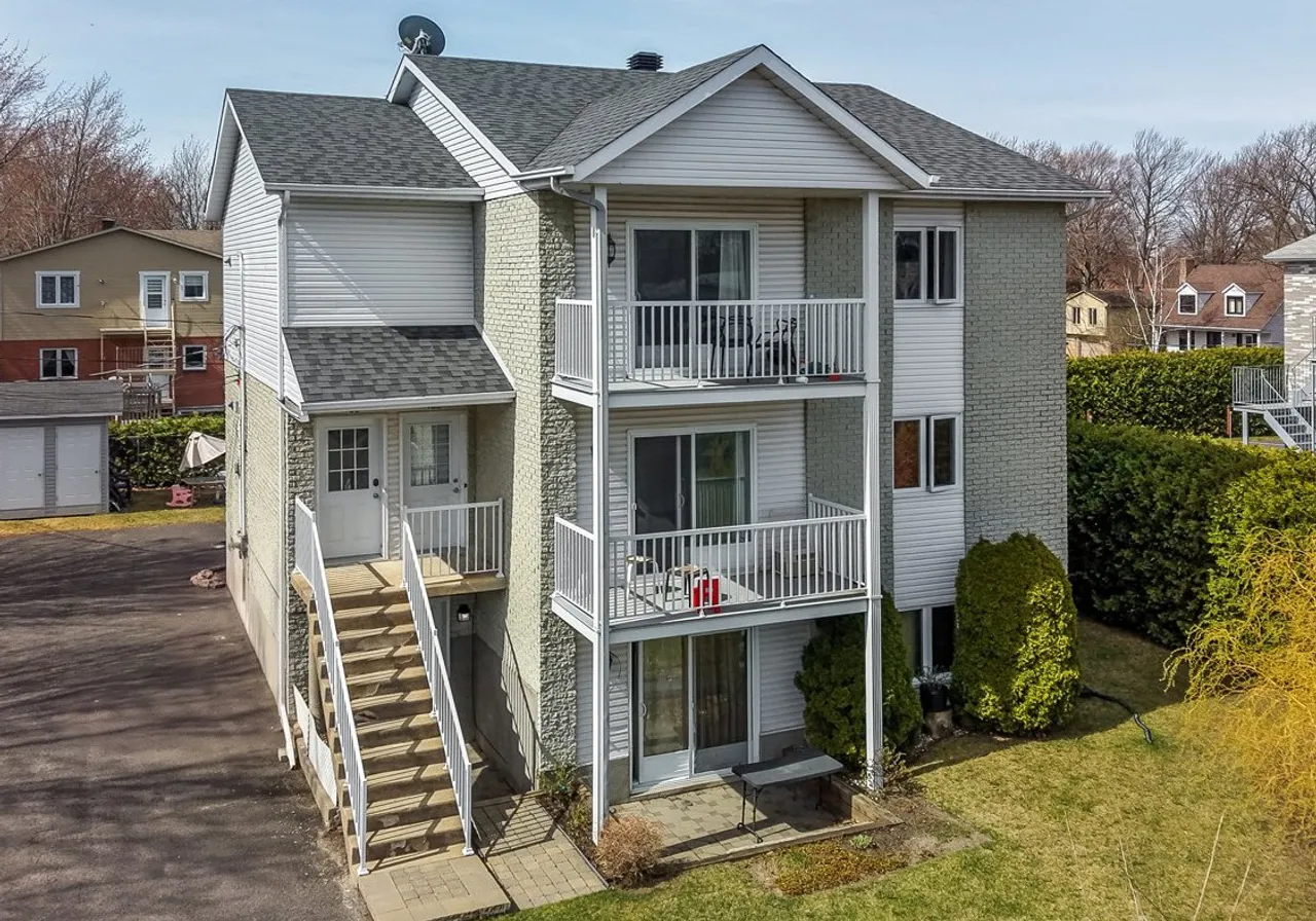 484-488 Rue Joseph-Elzéar-Bernier — photo 1