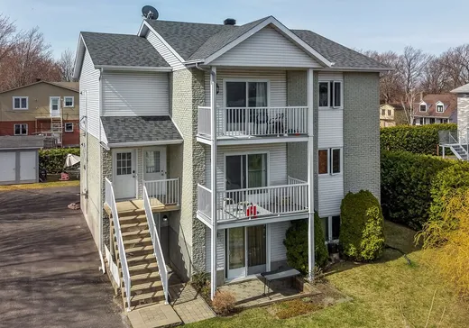 Triplex for Sale - 484-488 Rue Joseph-Elzéar-Bernier, Mont-Saint-Hilaire, J3H 5L5