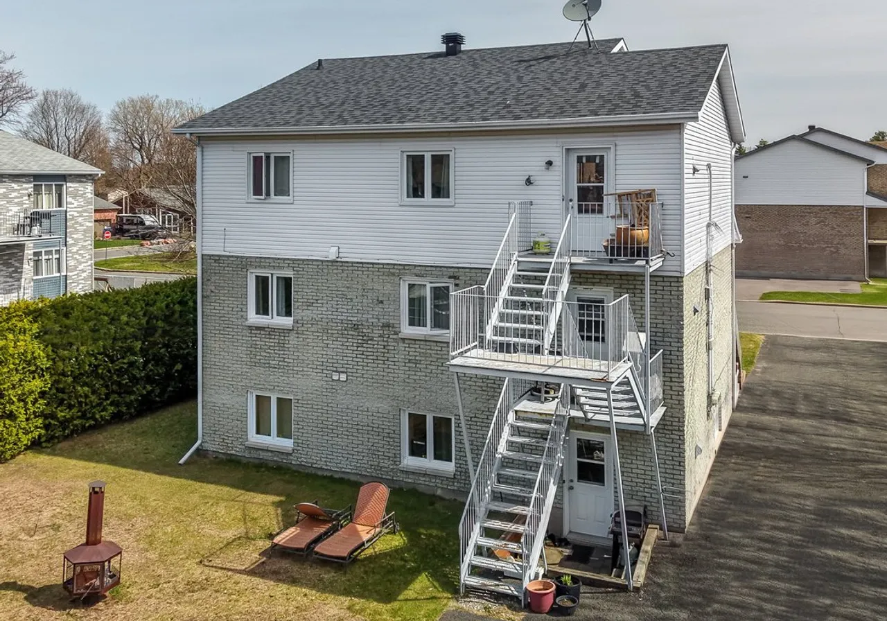 484-488 Rue Joseph-Elzéar-Bernier — photo 2