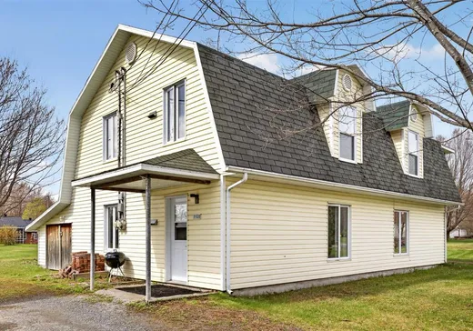 Duplex à vendre - 1130-1132 Rue Marc, Wickham, J0C1S0