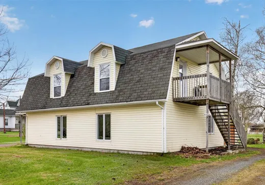 Duplex à vendre - 1130-1132 Rue Marc, Wickham, J0C 1S0
