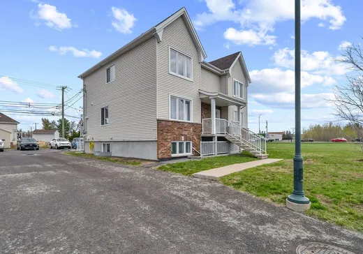 Triplex for Sale - 7201-7205 Rue de la Gentiane, Terrebonne, J7M 0E9