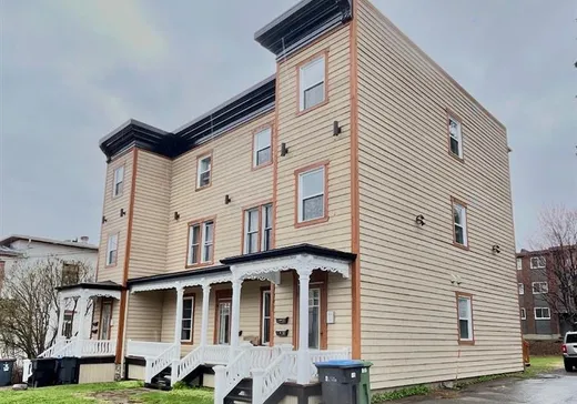 5-Plex à vendre - 37-41 Rue St-Antoine, Lévis, G6V 5Y4