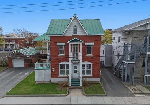 Duplex à vendre - 439-441 Rue Heriot, Drummondville, J2B 1B4