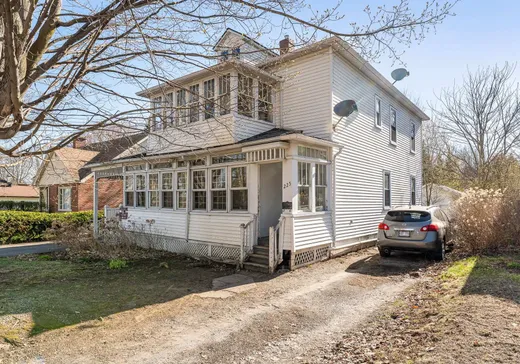 Duplex à vendre - 223-225 Rue James, Cowansville, J2K 2L3