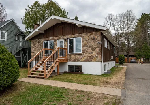 Duplex à vendre - 37-37B Av. St-Denis, Saint-Sauveur, J0R1R4