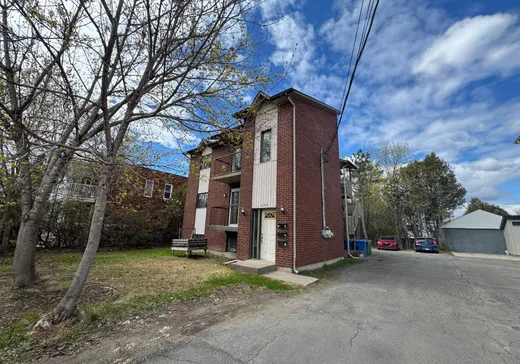 Triplex à vendre - 485 Rue Bédard, Lachute, J8H 1J8