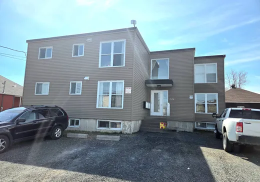 5-Plex for sale - 201 Rue McKinnon, Matane, G4W1X4