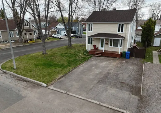 Duplex à vendre - 2331-2333 Rue Lamarche, Saguenay, G7S 1M2