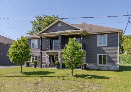 4-Plex à vendre - 204 Av. Ste-Croix, Victoriaville, G6P 2M6