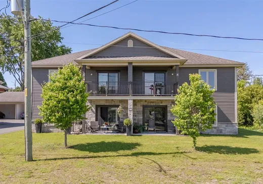 4-Plex à vendre - 204 Av. Ste-Croix, Victoriaville, G6P 2M6
