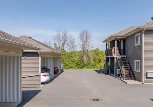 4-Plex à vendre - 204 Av. Ste-Croix, Victoriaville, G6P 2M6