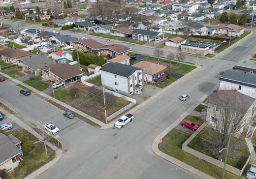 5-Plex à vendre - 1270 15e Rue, St-Mathieu-Du-Parc, G9T 3W9