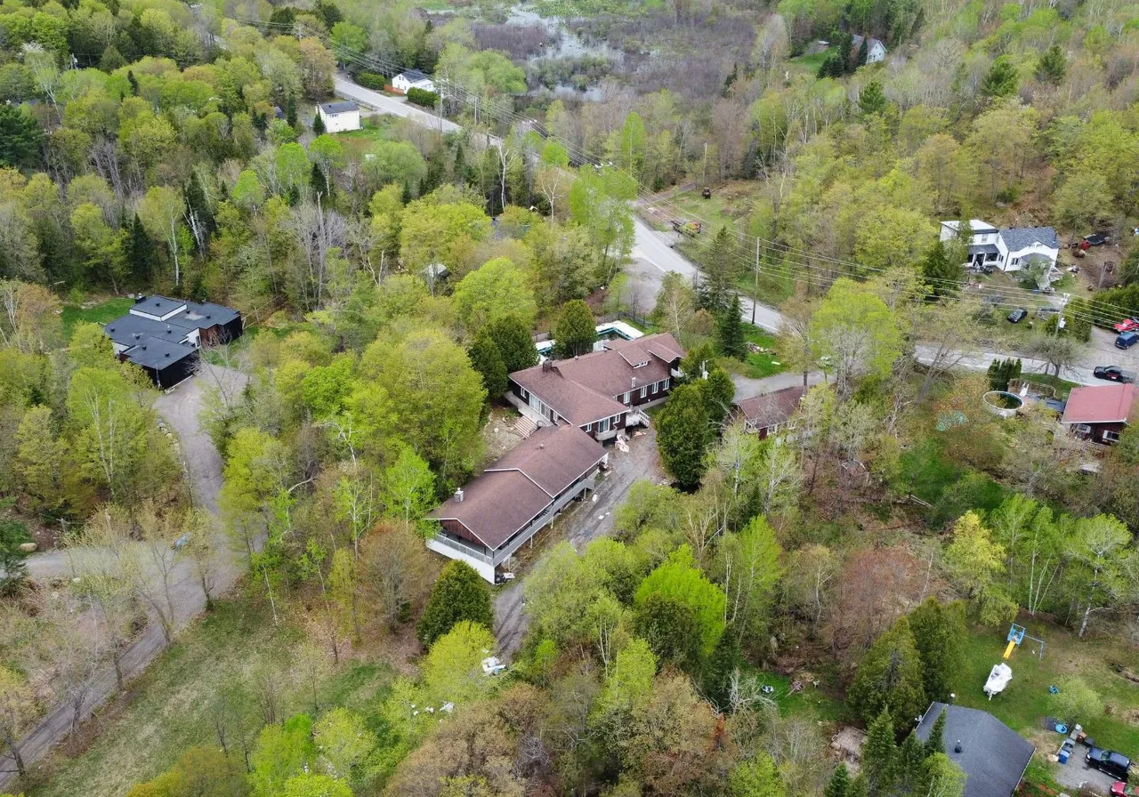 390-398 Ch. des Quatorze-Îles — photo 1