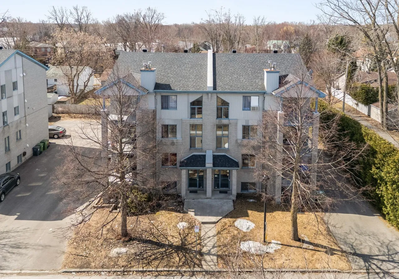 158 Av. du Manoir — photo 1