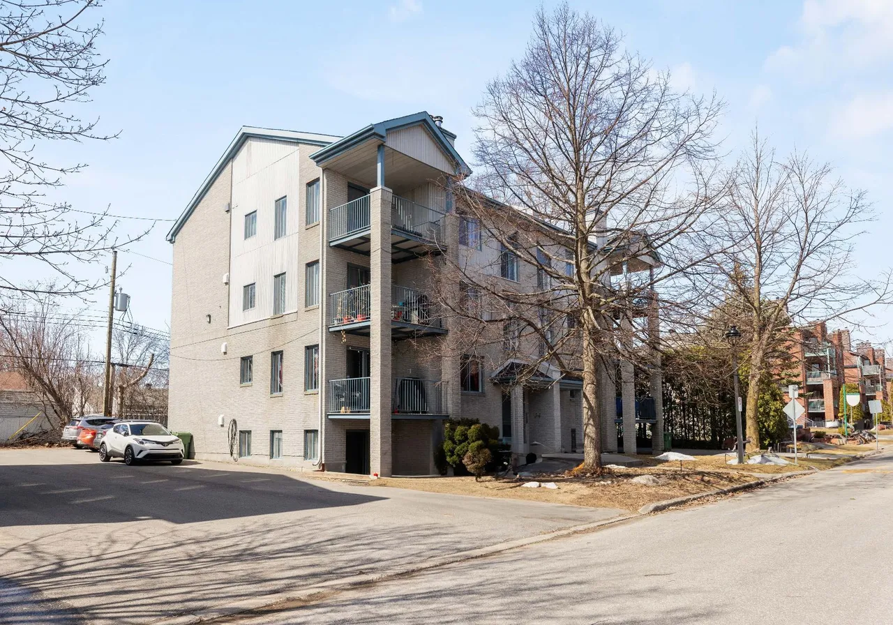 158 Av. du Manoir — photo 3