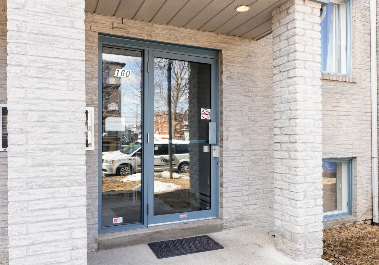 160 Av. du Manoir — photo 2