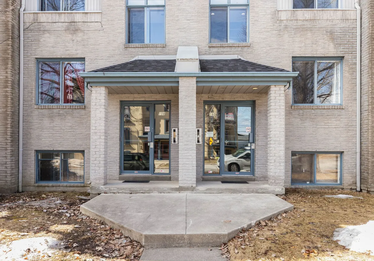 160 Av. du Manoir — photo 3
