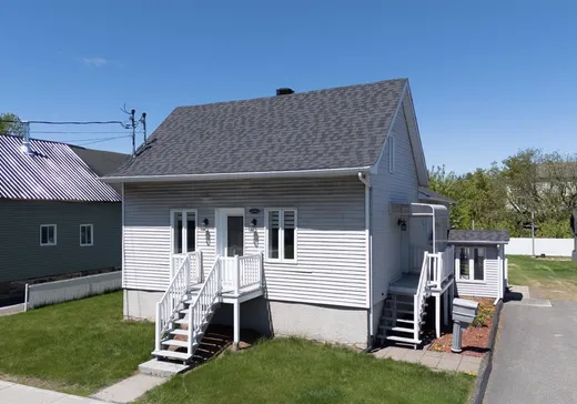 Duplex à vendre - 214AZ-214BZ Rue Notre-Dame, St-Germain-De-Grantham, J0C 1K0