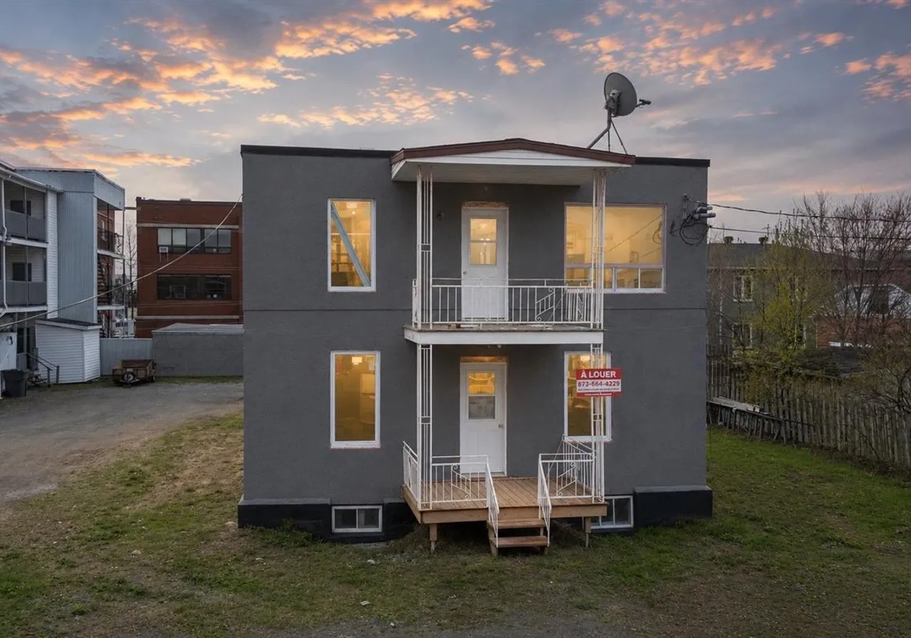 2652-2654 Av. Defond — photo 1