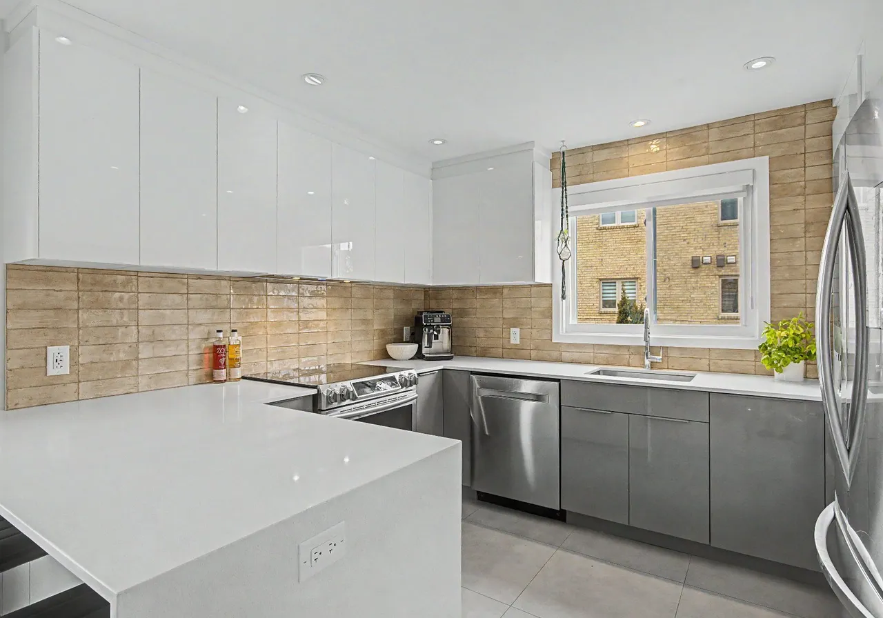 680Z-684Z Rue Mondor — photo 2