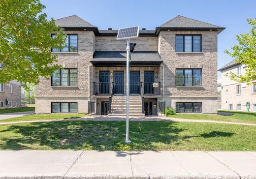 Triplex à vendre - 4221-4225 Rue Bertin, Laval (Vimont), H7W0H4
