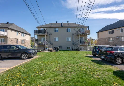 Triplex à vendre - 4221-4225 Rue Bertin, Laval (Vimont), H7W 0H4