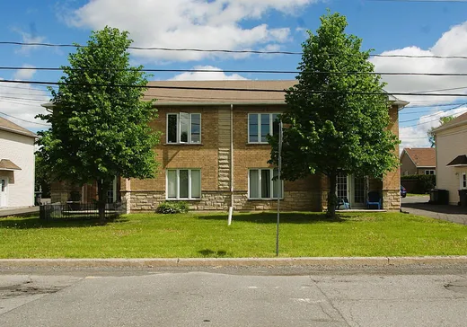 4-Plex à vendre - 2890-2896 Rue de la Commune, Drummondville, J2B 0K1
