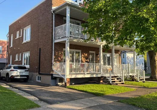 Triplex for Sale - 1885-1895 Rue Papineau, Saint-Hyacinthe, J2S 2B2