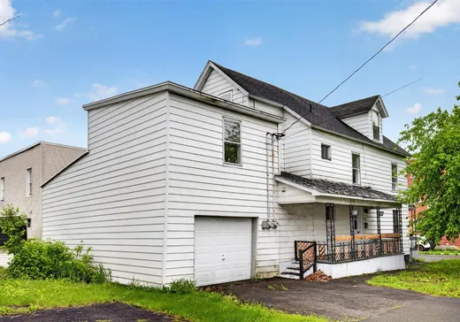 Duplex à vendre - 85-87 Rue du Centre, Granby, J2G 5B4