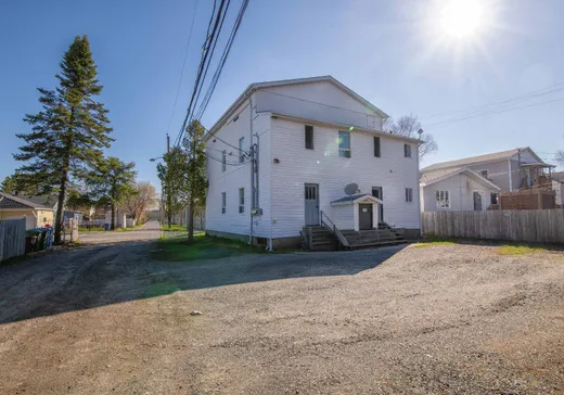 4-Plex à vendre - 124 Av. Champlain, Val-d'Or, J9P 2A8