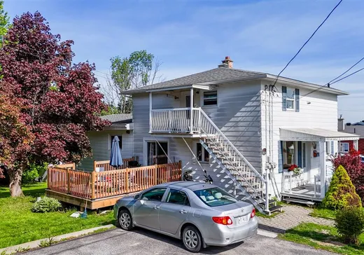 Triplex for Sale - 457-461 Rue St-Paul, Magog, J1X 3T8