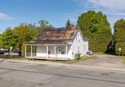 Triplex à vendre - 10-12C Rue des Hospitalières, Victoriaville, G6P6N3