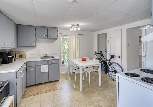 Triplex à vendre - 10-12C Rue des Hospitalières, Victoriaville, G6P 6N3