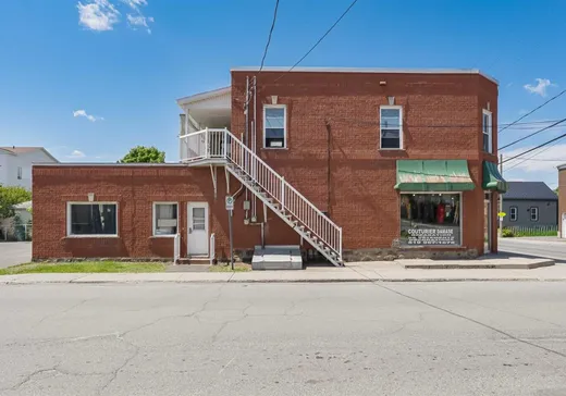 4-Plex for Sale - 445-447 Rue Notre-Dame, Drummondville, J2B 2K7