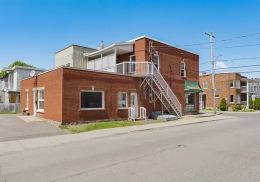 4-Plex for Sale - 445-447 Rue Notre-Dame, Drummondville, J2B 2K7