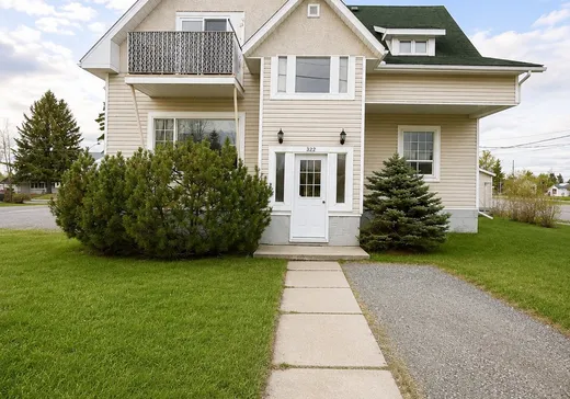 Triplex for Sale - 322 10e Avenue E., Amos, J9T 3W6