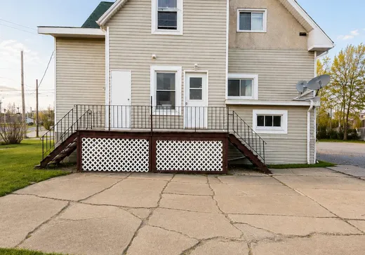 Triplex for Sale - 322 10e Avenue E., Amos, J9T 3W6