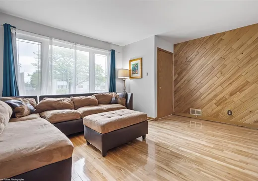 Triplex à vendre - 950-952A Boul. Vanier, Laval (Duvernay), H7C 2N1
