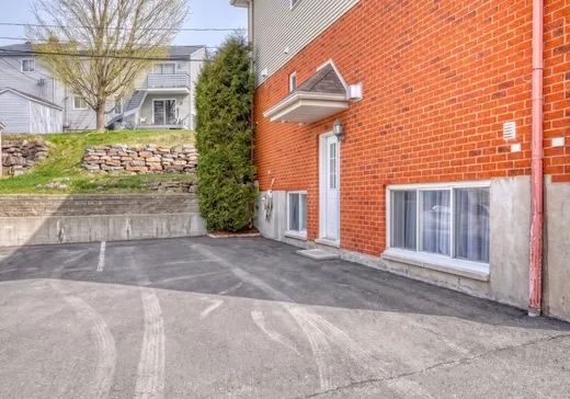 Triplex for Sale - 156-160 Rue des Pétunias, Sainte-Thérèse, J7E 5N8