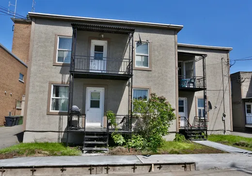5-Plex à vendre - 918-934 Rue Cushing, Acton Vale, J0H1A0