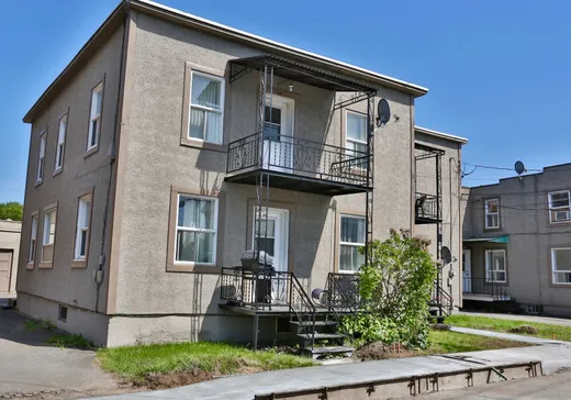 5-Plex for Sale - 918-934 Rue Cushing, Acton Vale, J0H 1A0