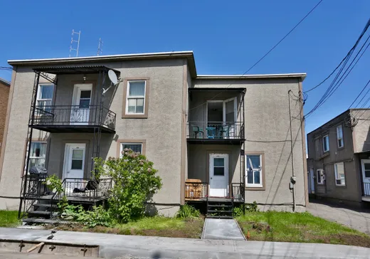 5-Plex for Sale - 918-934 Rue Cushing, Acton Vale, J0H 1A0