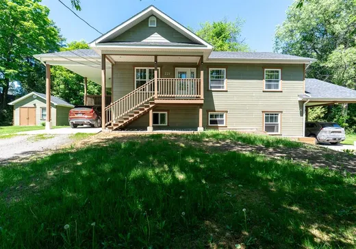 Duplex à vendre - 221-221A Rue Vermette, Sainte-Sophie, J5J1Z4