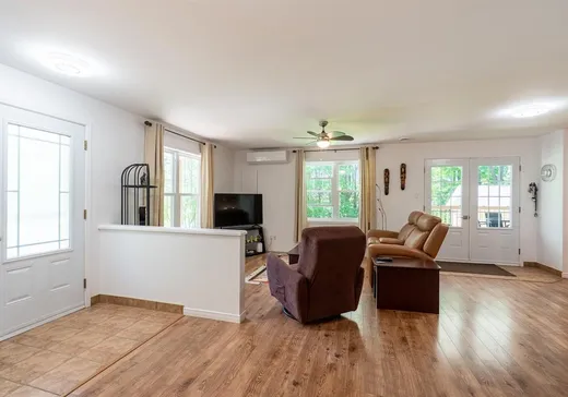 Duplex à vendre - 221-221A Rue Vermette, Sainte-Sophie, J5J 1Z4