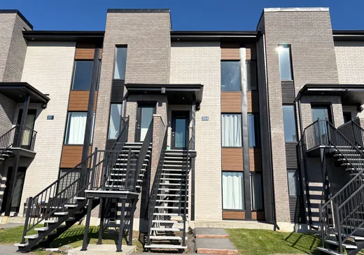 Triplex à vendre - 304 Av. de l'Hippodrome, Gatineau, J9H 0L5