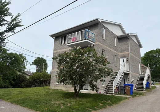 Triplex for Sale - 1010 Rue Notre-Dame, Gatineau, J8P 1P3