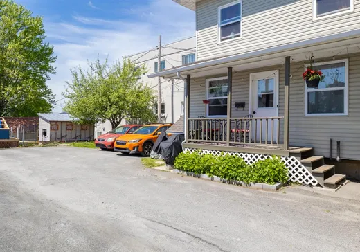 Duplex for Sale - 4711-4713 Rue Laval, Lac-Mégantic, G6B 1C4