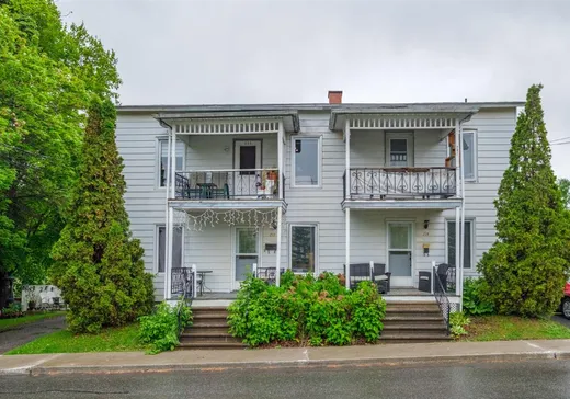 4-Plex à vendre - 235-241 Rue Ste-Catherine, Magog, J1X 2L2