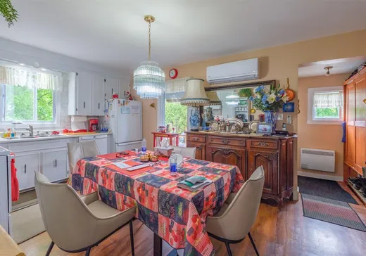 4-Plex à vendre - 235-241 Rue Ste-Catherine, Magog, J1X 2L2